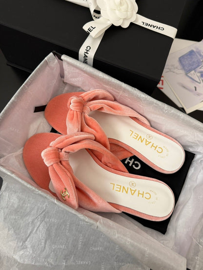 CC 25C Thong Sandal Bow Pink Velvet fabric 233567