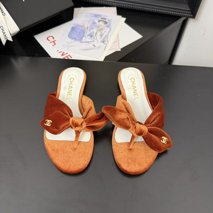 CC 25C Thong Sandal Bow Pumpkin Velvet fabric 233565
