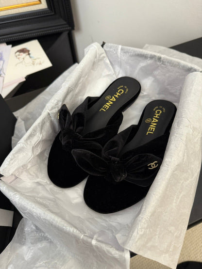 CC 25C Thong Sandal Bow Black Velvet fabric 233564