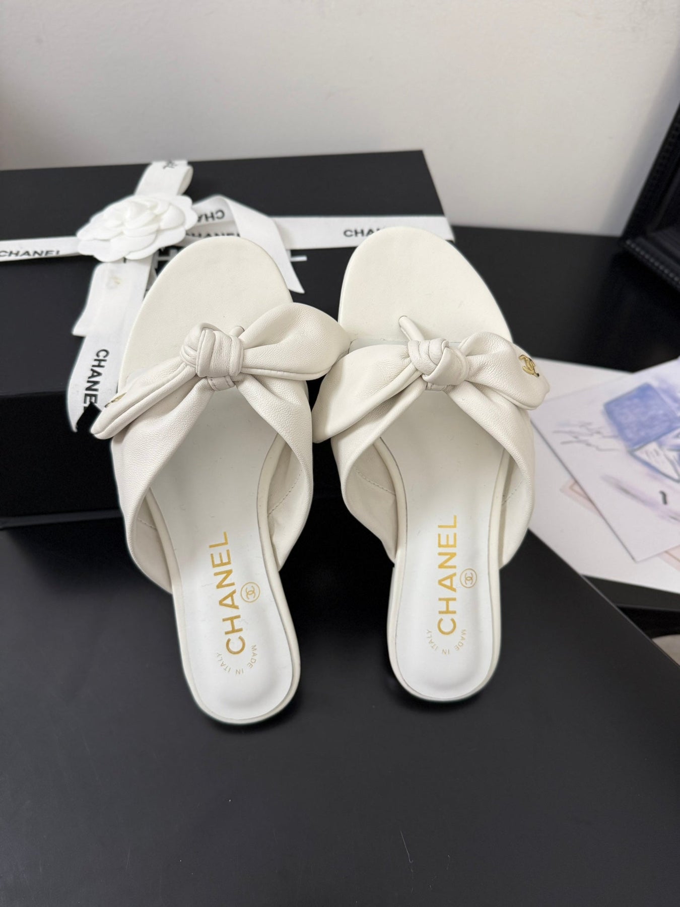 CC 25C Thong Sandal Bow White Lambskin 233563