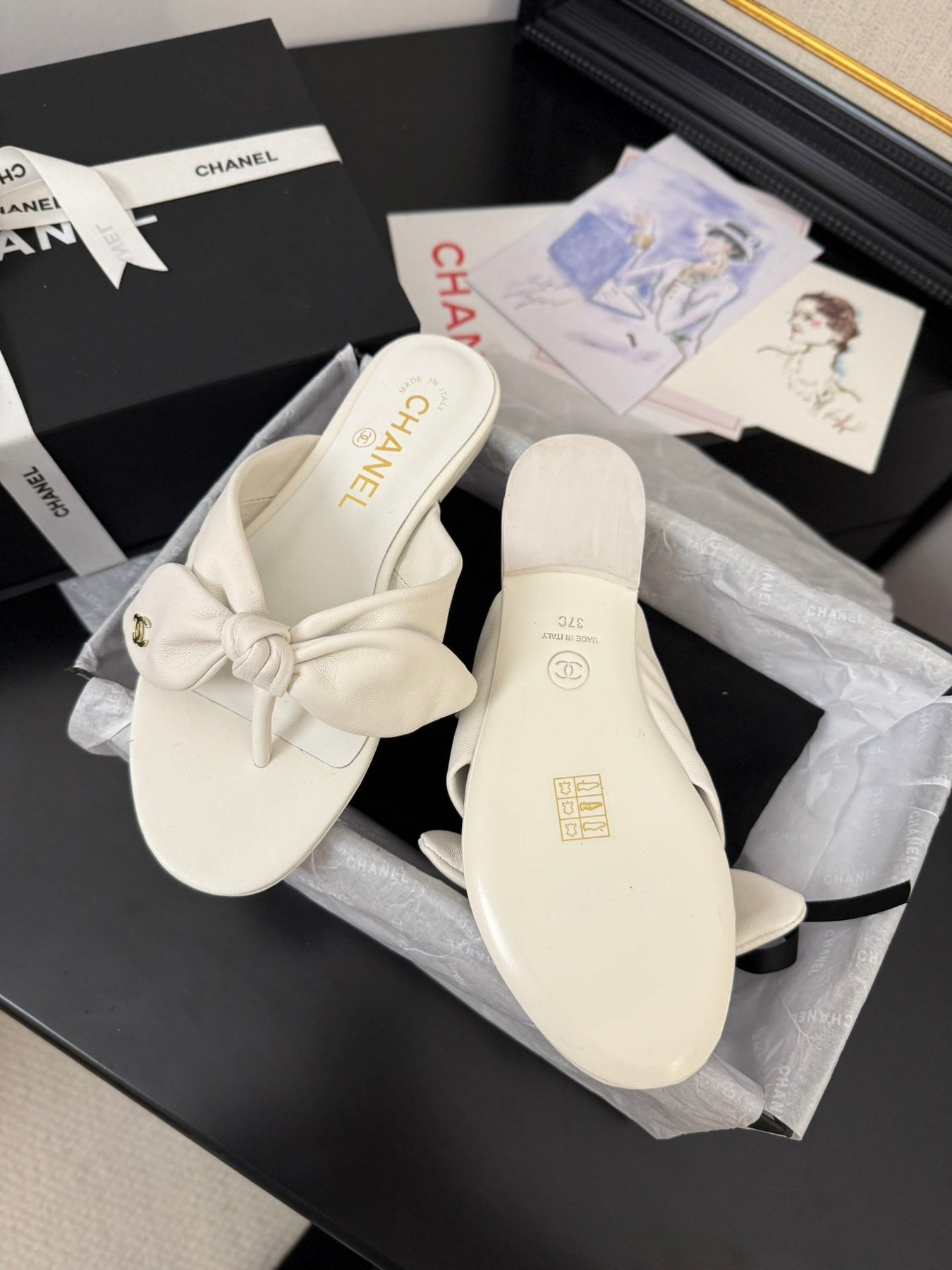 CC 25C Thong Sandal Bow White Lambskin 233563