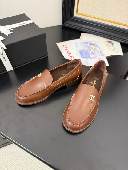 CC 25C Moccasins Brown Patent Leather