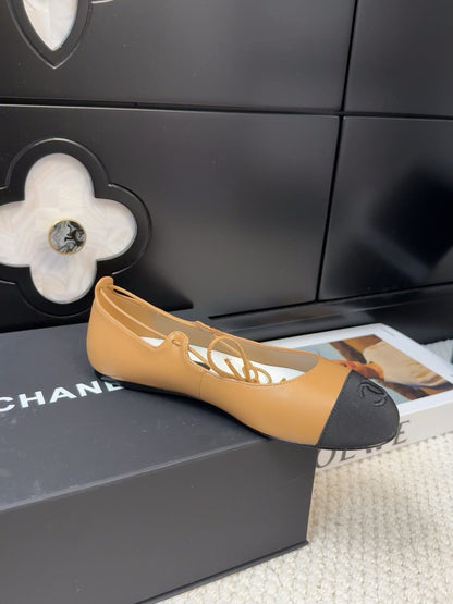 FLAT MARY JANE PUMPS IN DIJON YELLOW LAMBSKIN MIX BLACK FABRIC