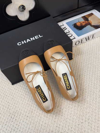 FLAT MARY JANE PUMPS IN DIJON YELLOW LAMBSKIN MIX BLACK FABRIC