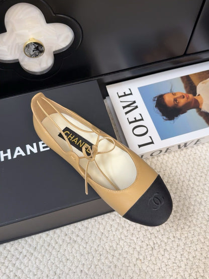 FLAT MARY JANE PUMPS IN SUN YELLOW LAMBSKIN MIX BLACK FABRIC