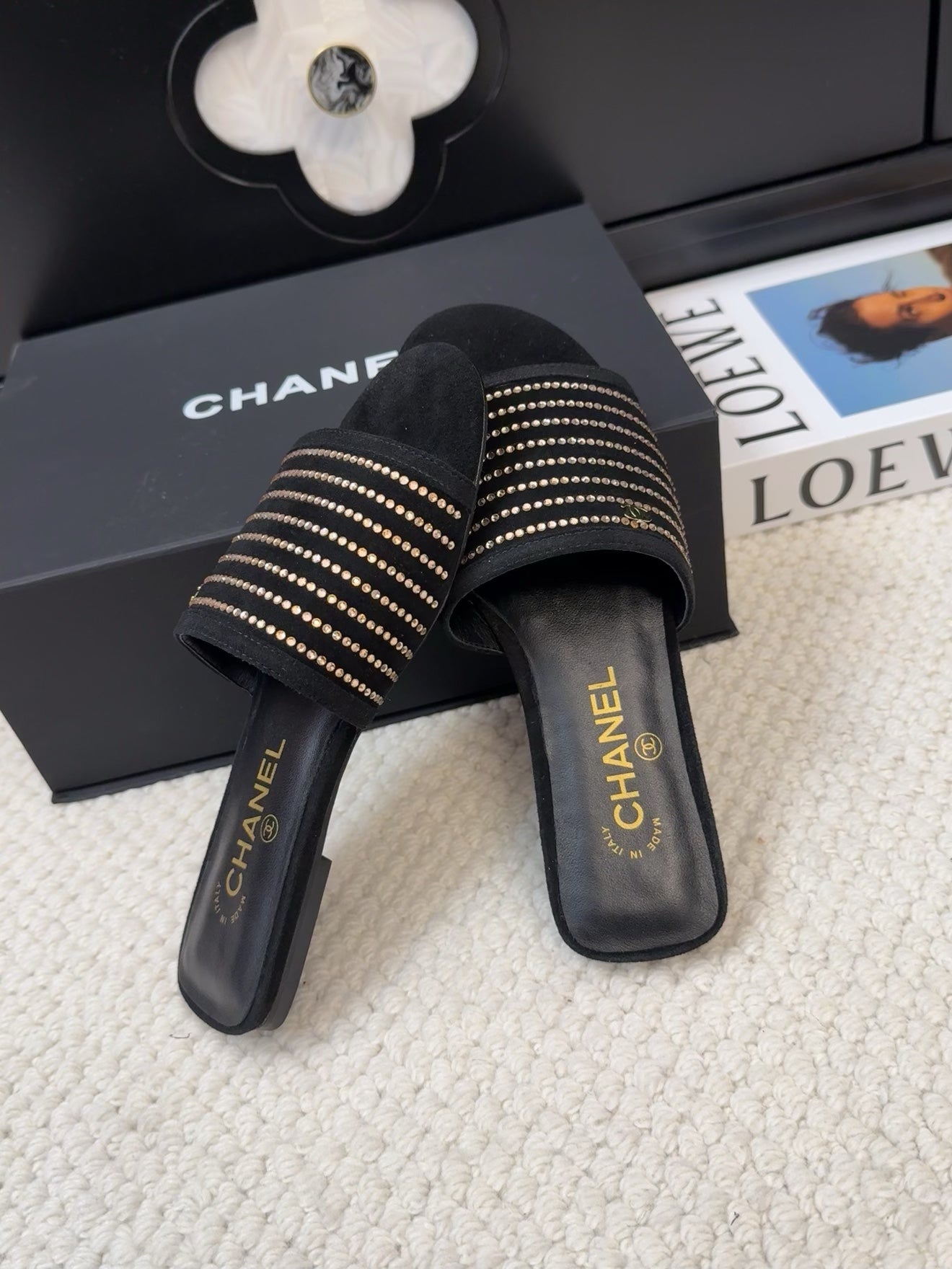 FLAT SLIDE IN BLACK SUEDE WITH CRYSTALS