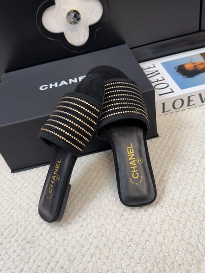 FLAT SLIDE IN BLACK SUEDE WITH CRYSTALS