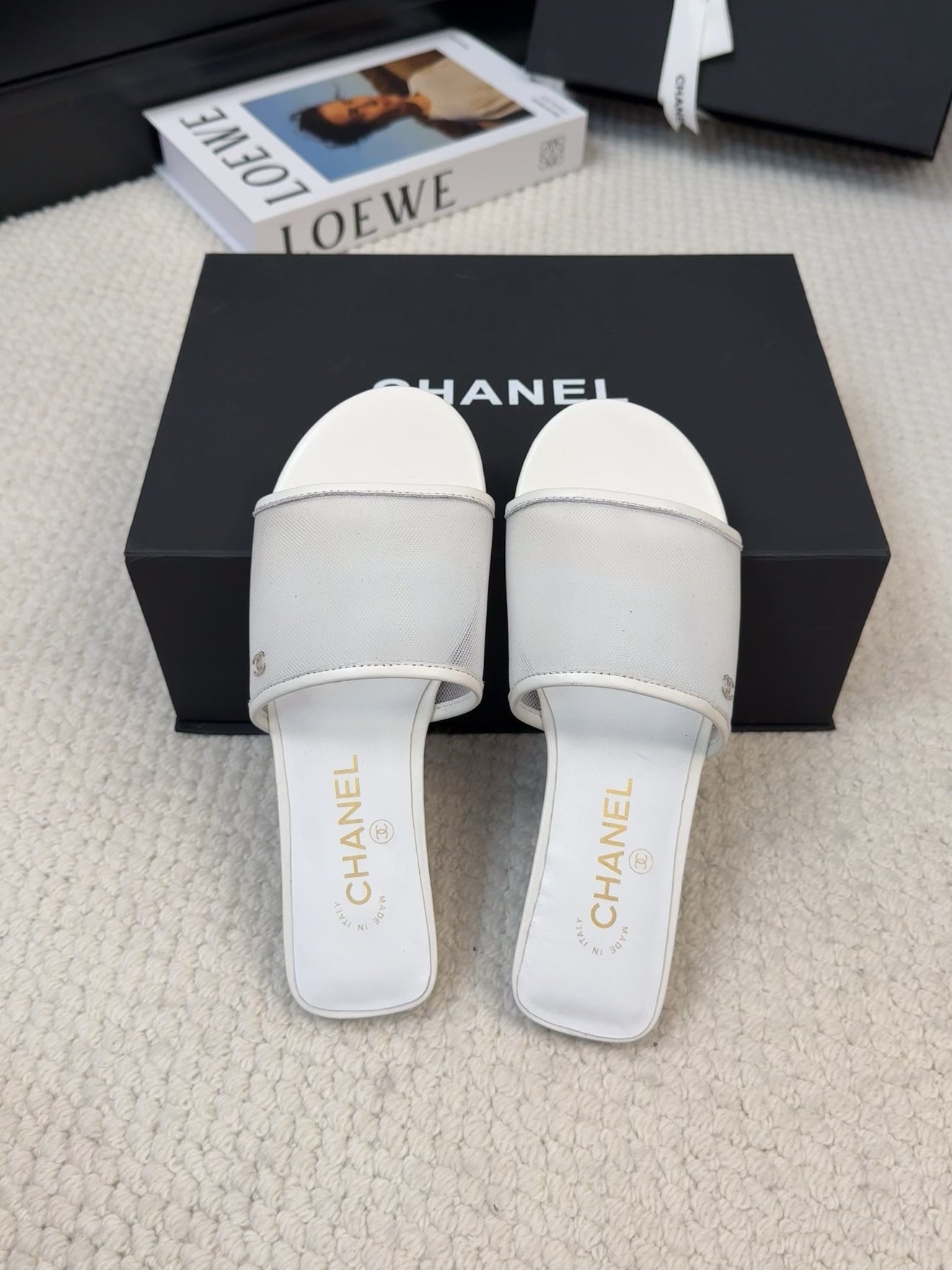 FLAT SLIDE IN WHITE MESH AND SUEDE