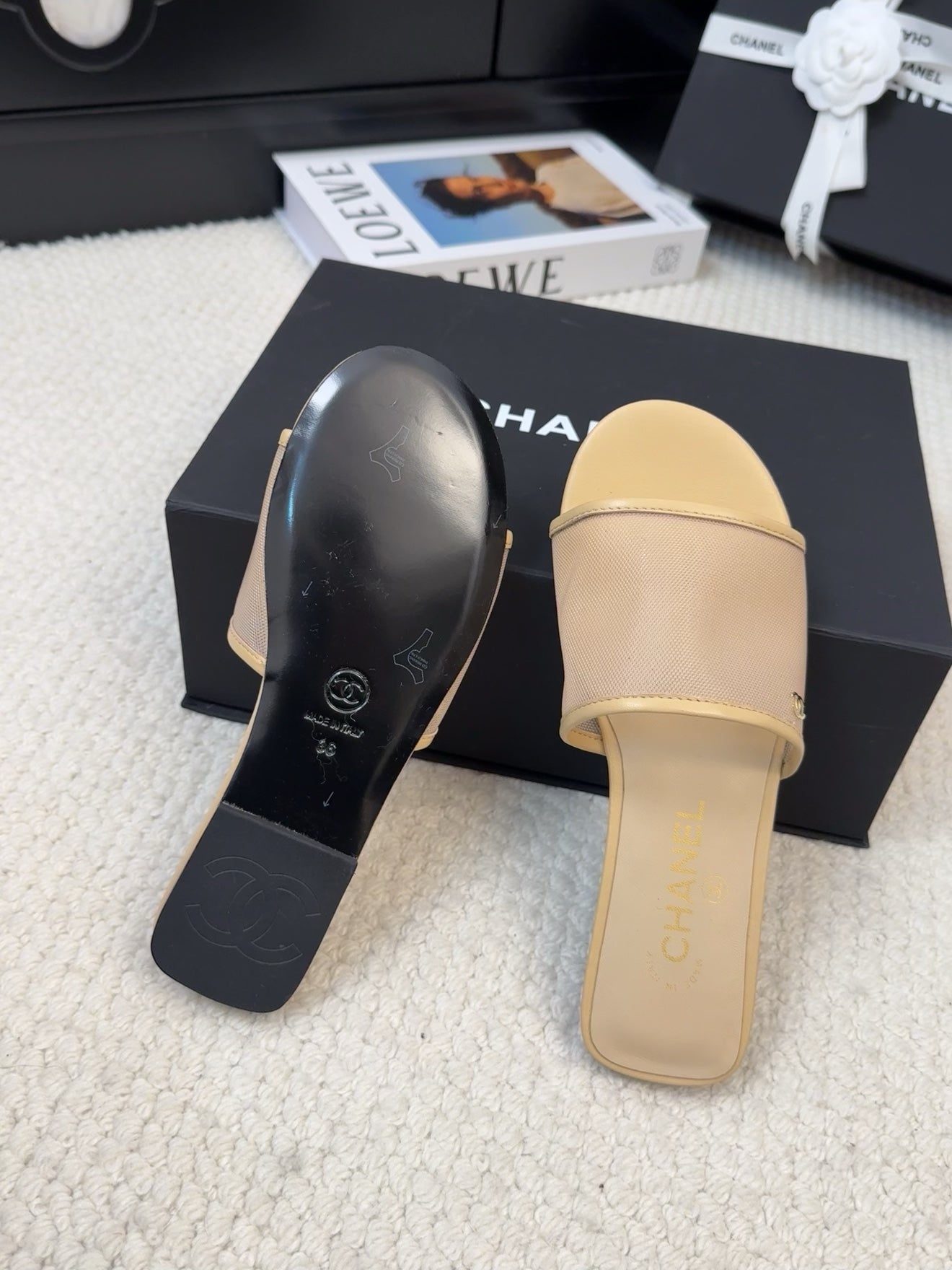 FLAT SLIDE IN FLAX YELLOW MESH AND SUEDE