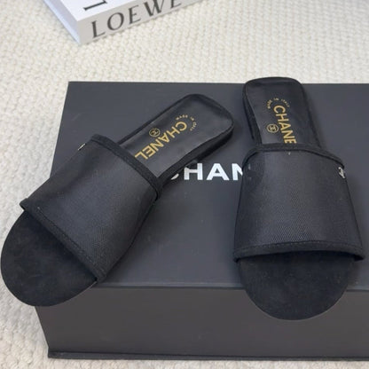 FLAT SLIDE IN BLACK MESH AND SUEDE