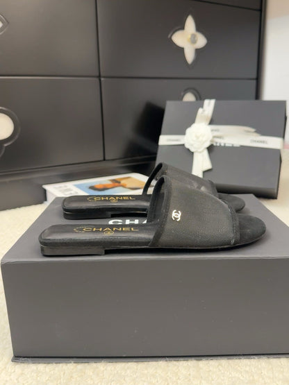 FLAT SLIDE IN BLACK MESH AND SUEDE