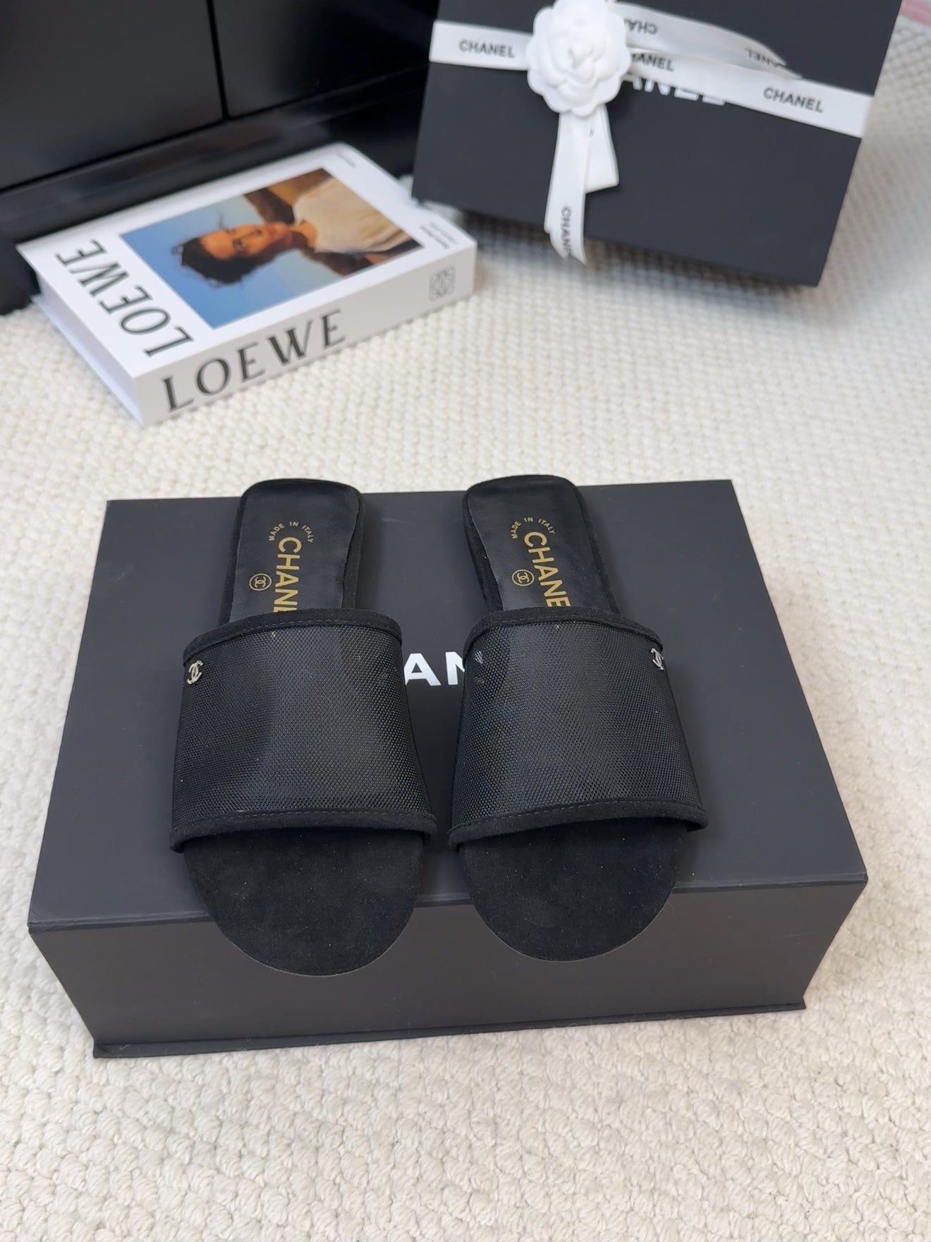 FLAT SLIDE IN BLACK MESH AND SUEDE