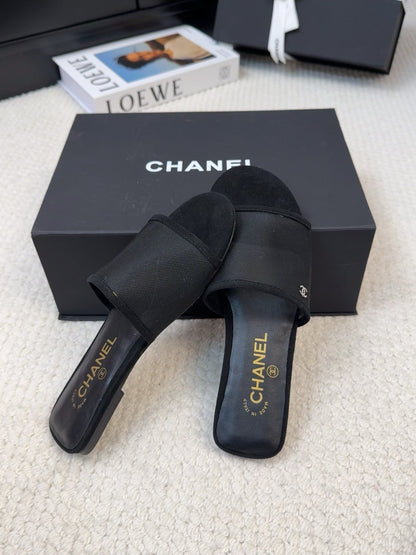 FLAT SLIDE IN BLACK MESH AND SUEDE