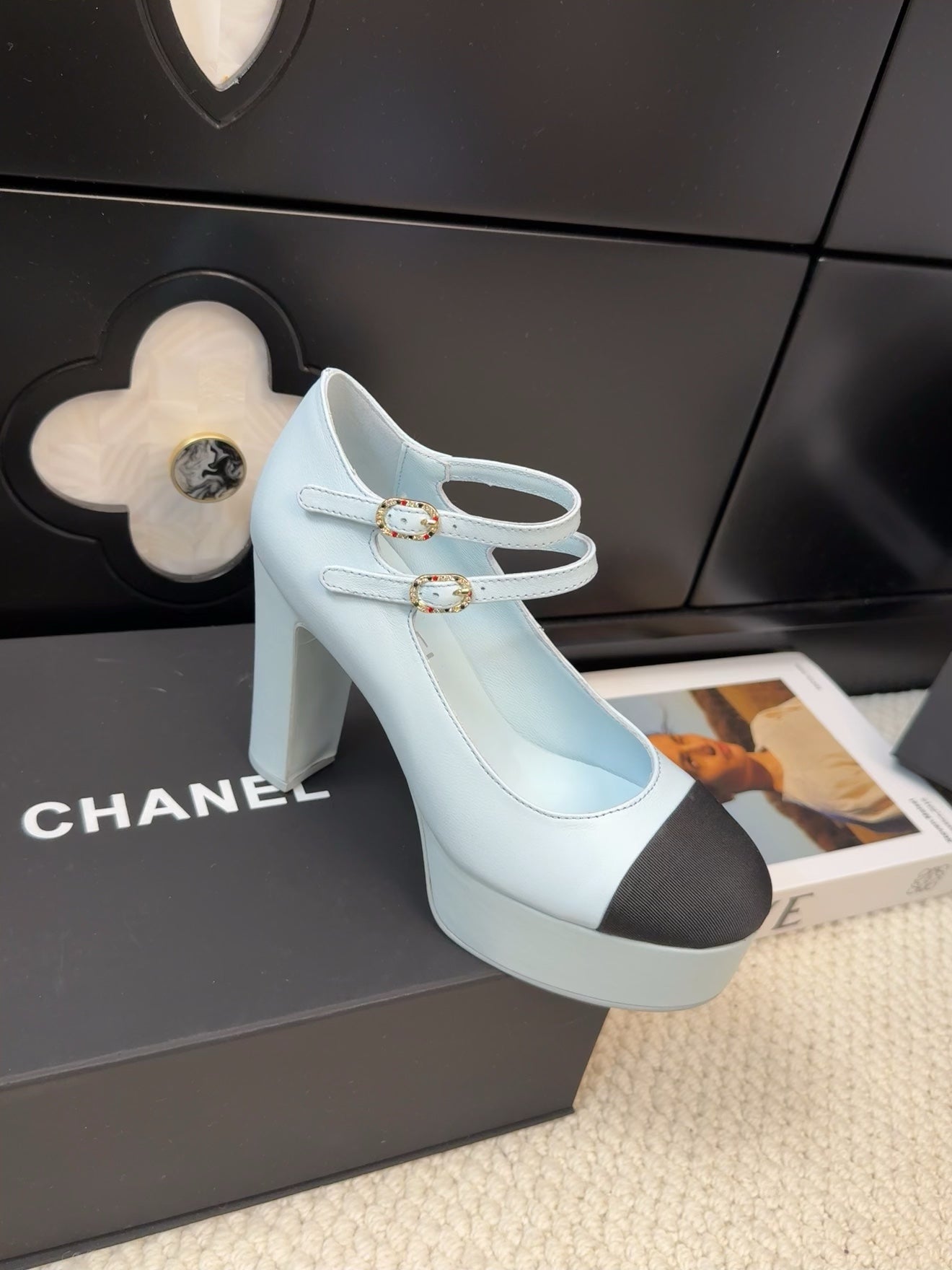 FLATFORM SANDAL IN LIGHT BLUE CALFSKIN AND BLACK FABRIC