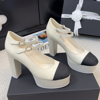 FLATFORM SANDAL IN PALE YELLOW CALFSKIN AND BLACK FABRIC