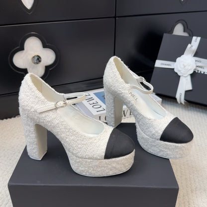 FLATFORM SANDAL IN WHITE TWEED AND BLACK FABRIC