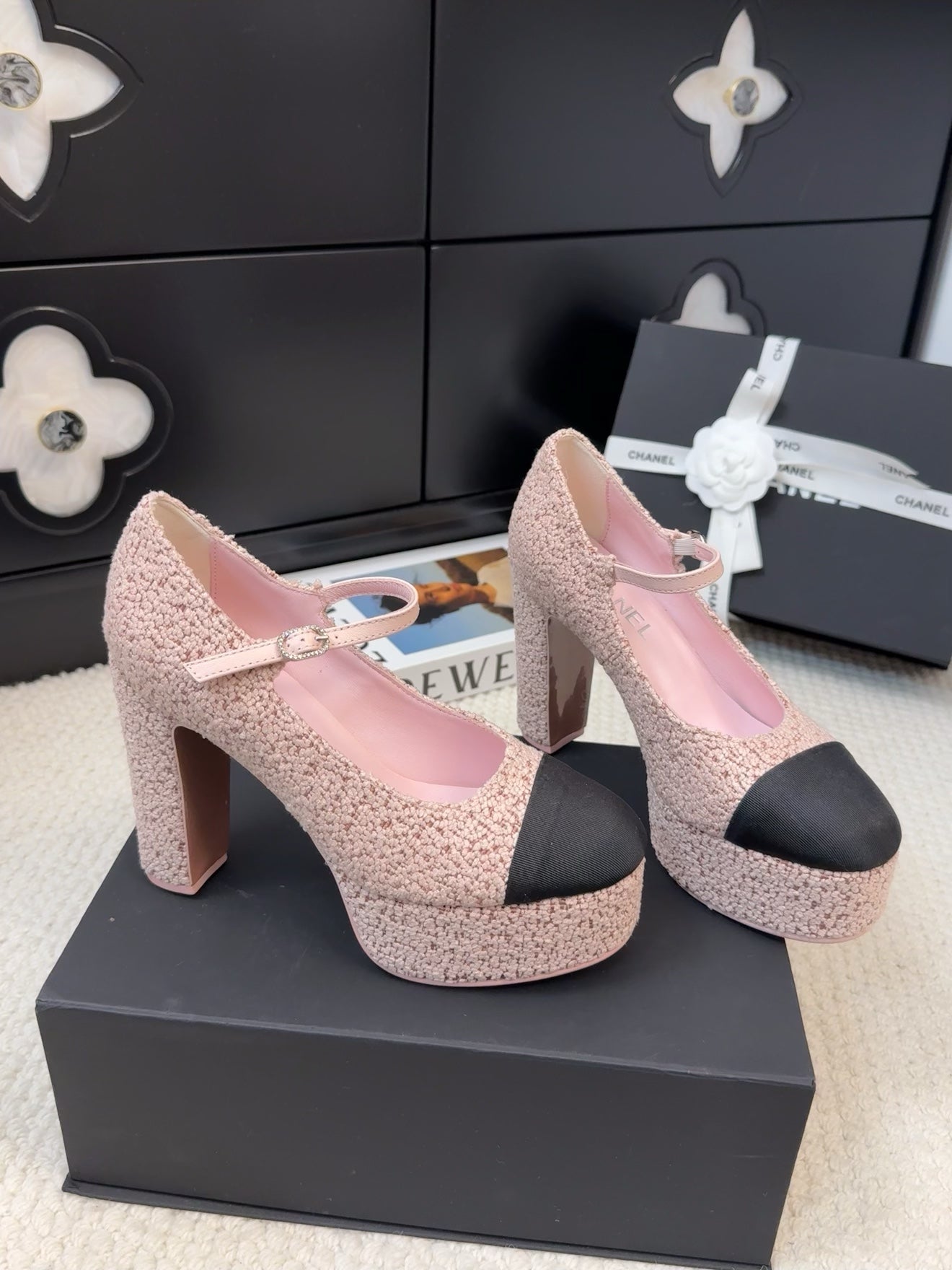 FLATFORM SANDAL IN LIGHT PINK TWEED AND BLACK FABRIC