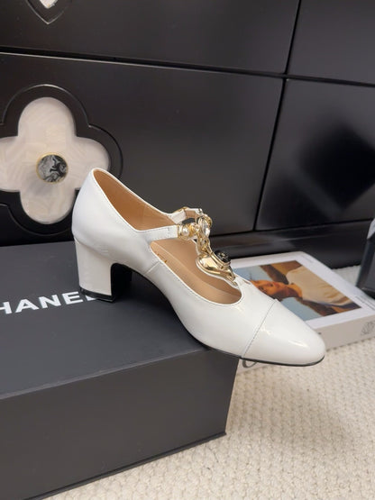 MARY JANE SHOES IN WHITE PATENT CALFSKIN 55 MM