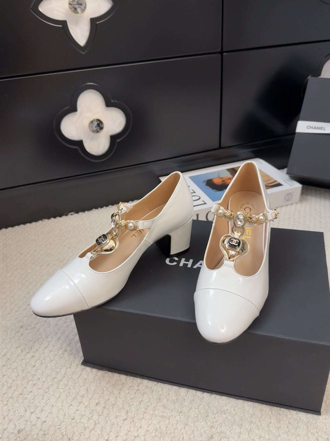 MARY JANE SHOES IN WHITE PATENT CALFSKIN 55 MM