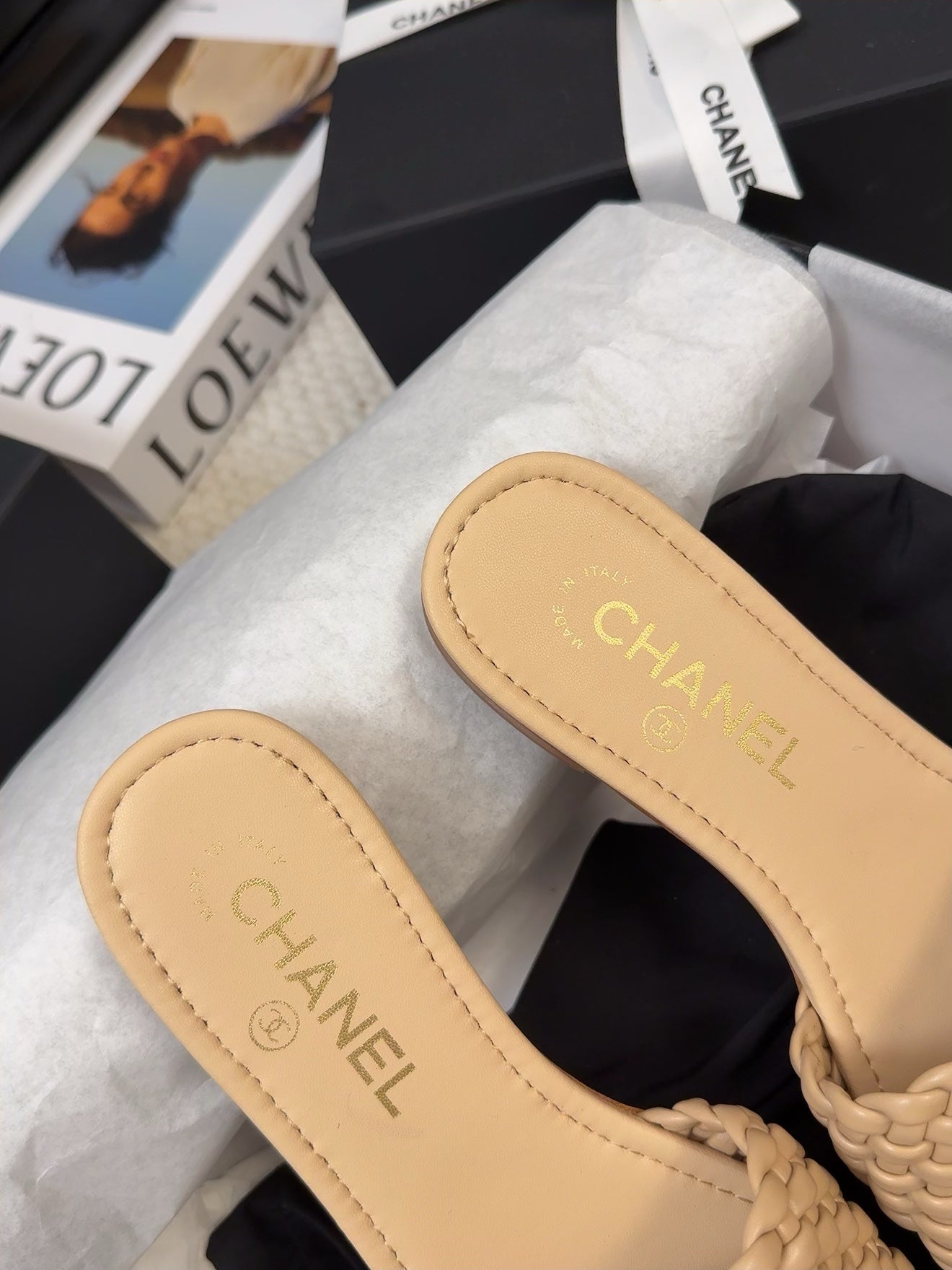 FLAT SLIDES IN FLAX YELLOW LAMBSKIN