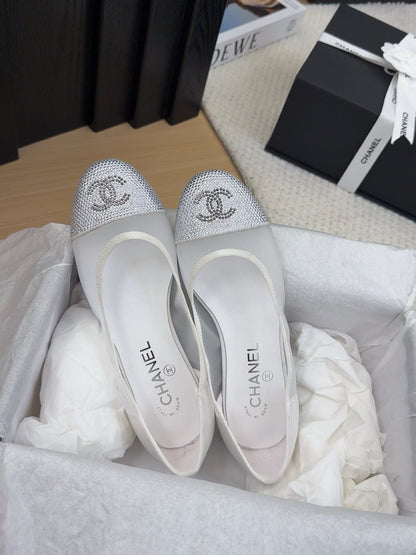 BALLET FLAT IN WHITE FABRIC AND MESH WITH CRYSTALS