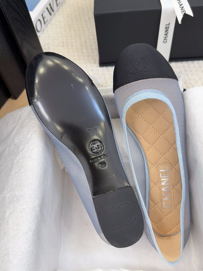 BALLET FLAT IN BLACK FABRIC AND BABY BLUE MESH