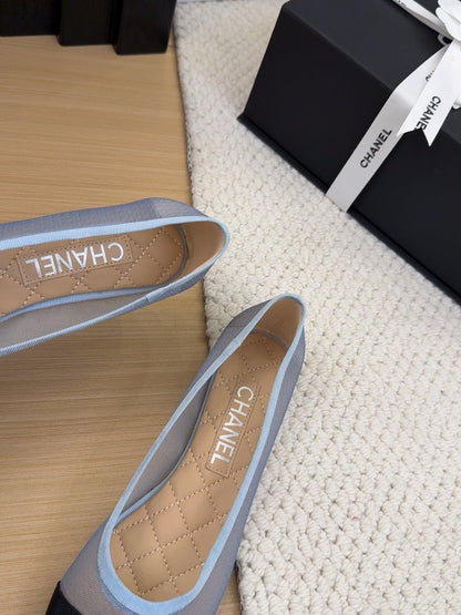 BALLET FLAT IN BLACK FABRIC AND BABY BLUE MESH