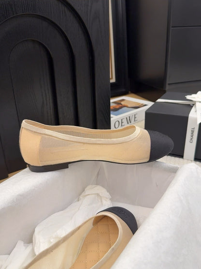 BALLET FLAT IN BLACK FABRIC AND BEIGE MESH