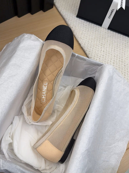 BALLET FLAT IN BLACK FABRIC AND BEIGE MESH