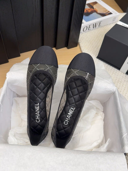 BALLET FLAT IN BLACK FABRIC AND MESH