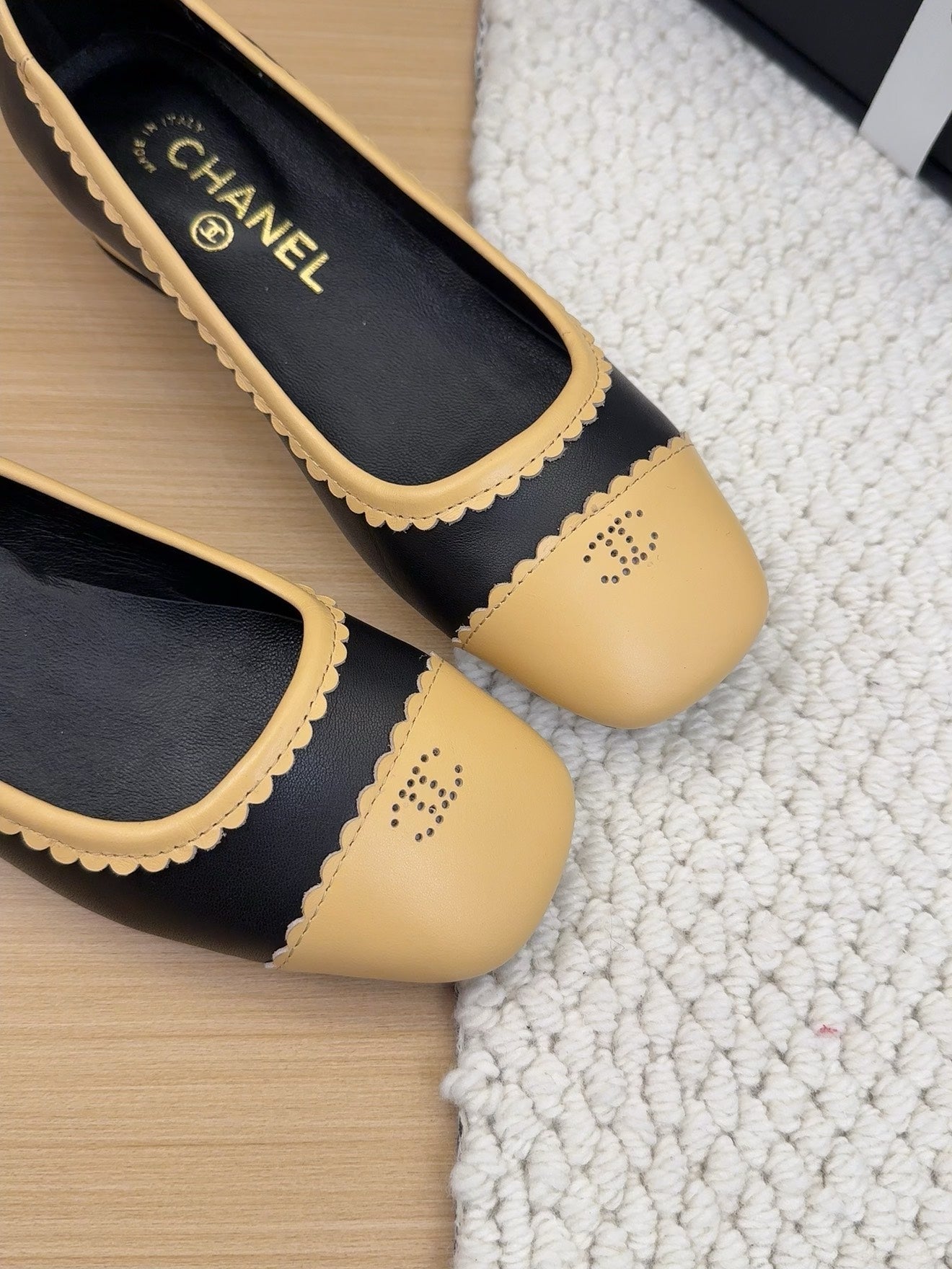 BALLET FLAT IN BLACK MIX PEANUT BROWN CALFSKIN