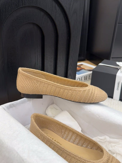 BALLERINAS IN PEANUT BROWN RAFFIA