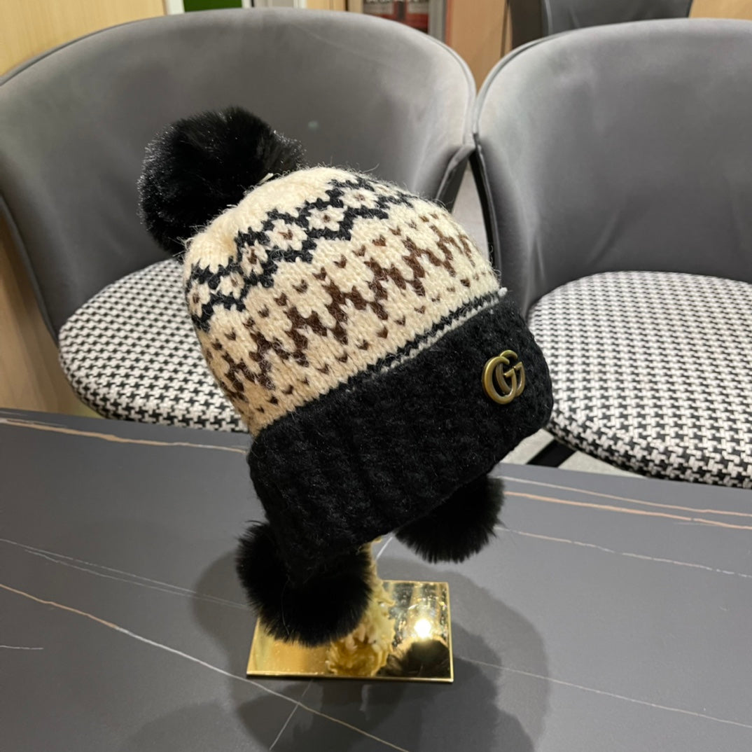 BEANIE HAT IN COLORFUL WOOL 394006