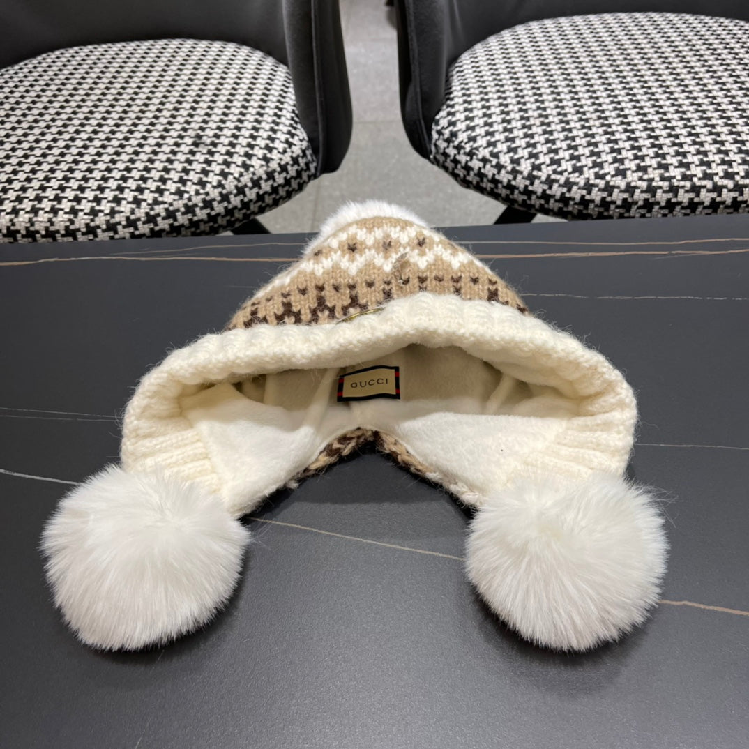 BEANIE HAT IN COLORFUL WOOL 394007