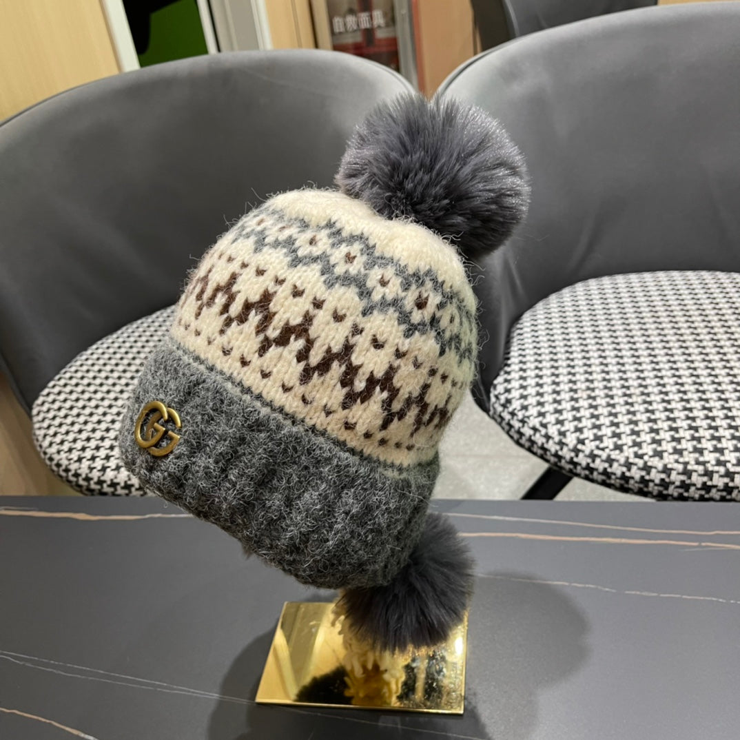 BEANIE HAT IN COLORFUL WOOL 394008