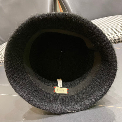 BUCKET HAT IN BLACK WOOL PLUSH 399230