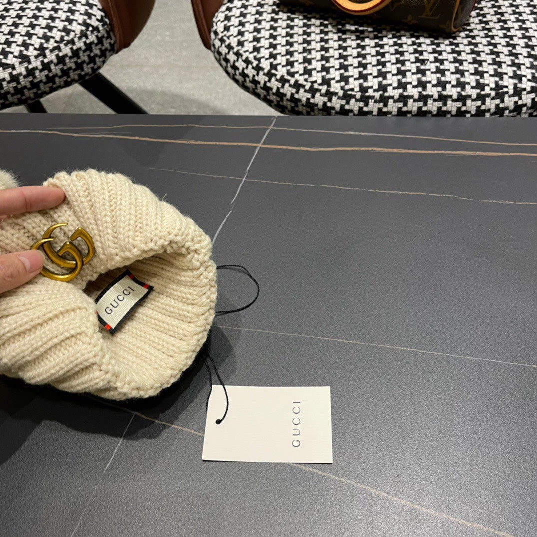 BEANIE HAT IN BEIGE WOOL 403391