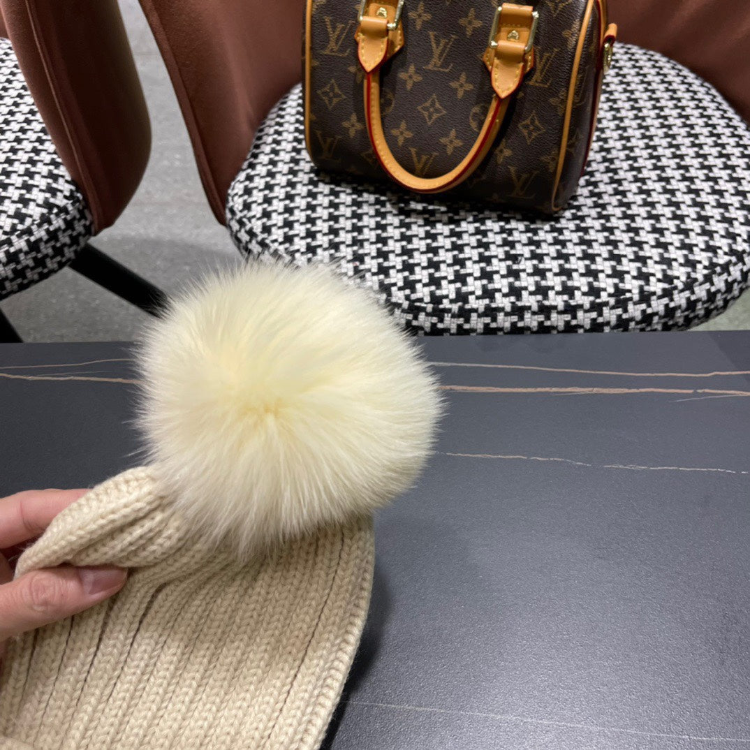 BEANIE HAT IN BEIGE WOOL 403391