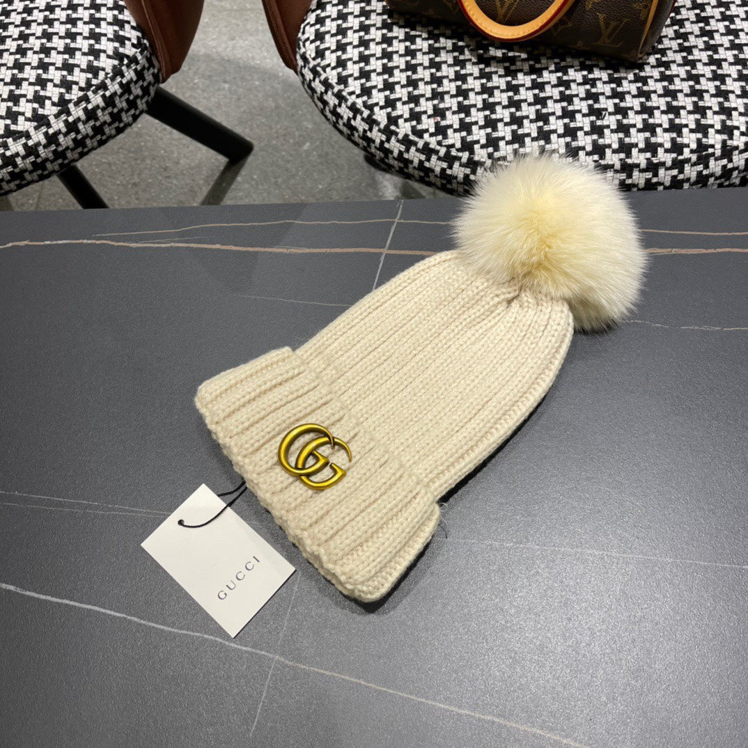 BEANIE HAT IN BEIGE WOOL 403391