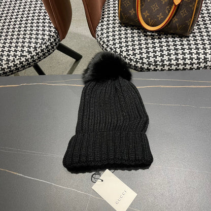 BEANIE HAT IN BLACK WOOL 403394
