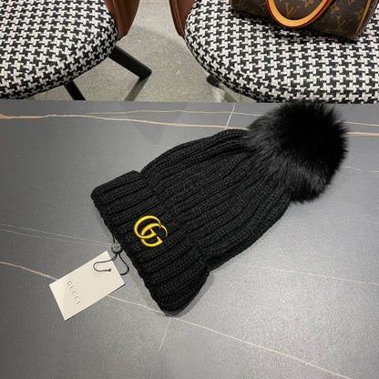 BEANIE HAT IN BLACK WOOL 403394