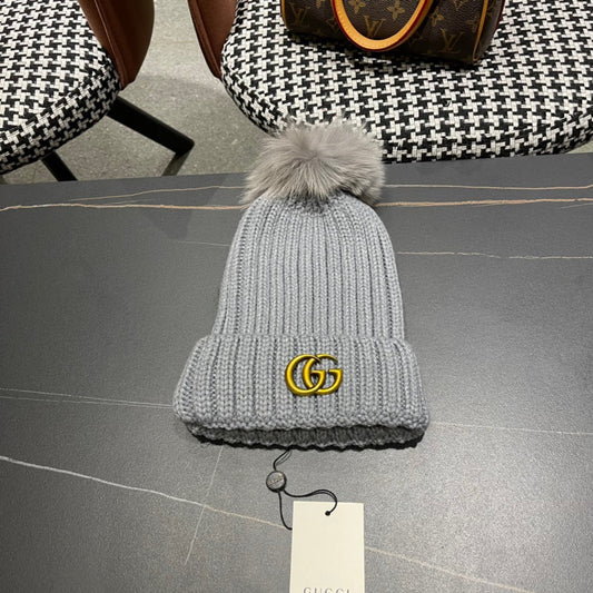 BEANIE HAT IN DOVE GRAY WOOL 403395