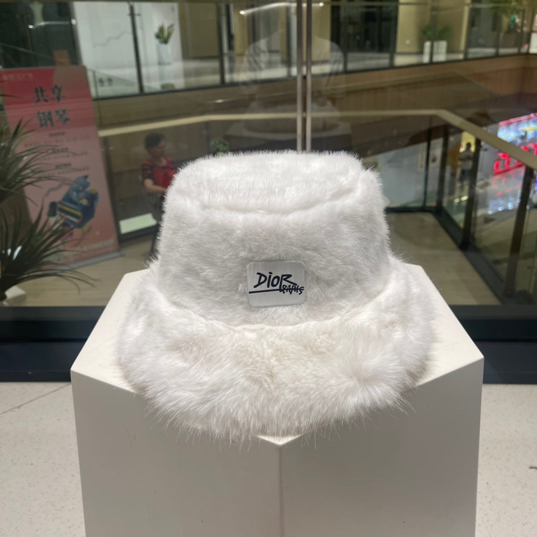 PLUSH FISHERMAN HAT IN WHITE RABBIT FUR 426095