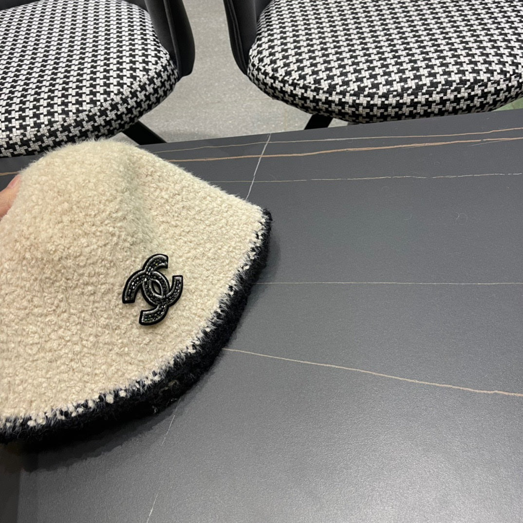 BUCKET HAT IN CREAM BEIGE LAMBSWOOL 426106