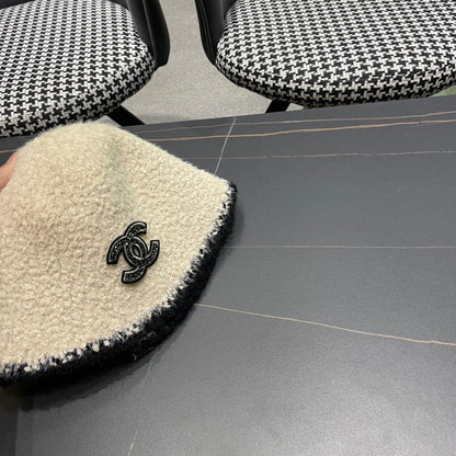 BUCKET HAT IN CREAM BEIGE LAMBSWOOL 426106