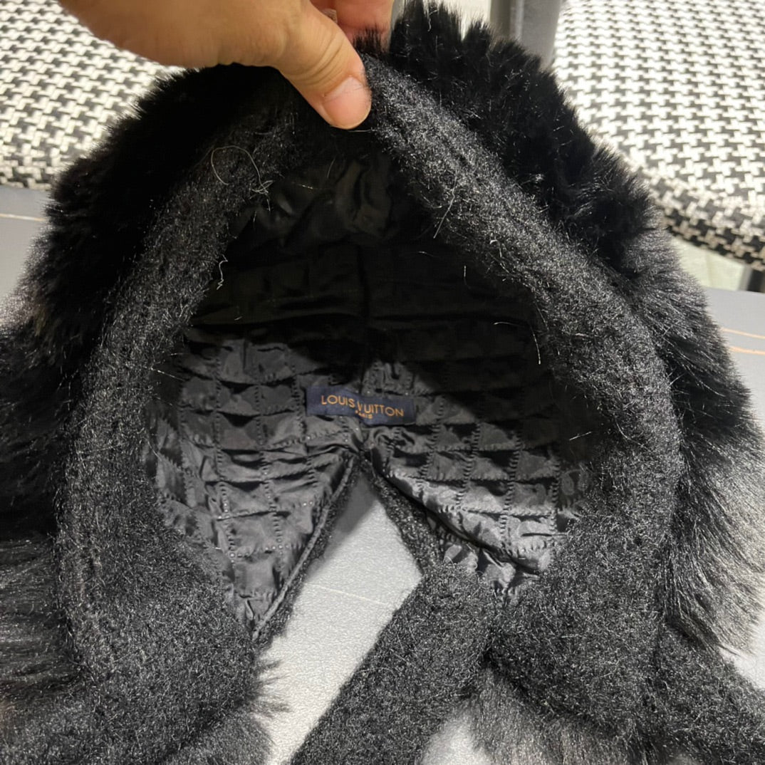 BEANIE HAT IN BLACK WOOL AND LAMB FUR 427792