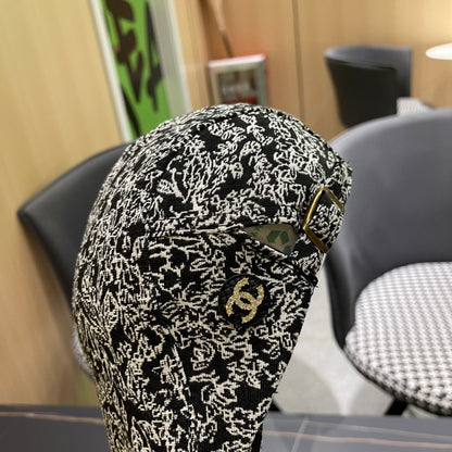 BAKER BOY CAP IN BLACK MIX WHITE FABRIC 431519