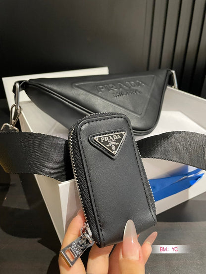 PRA TRIANGLE 26 SHOULDER BAG IN BLACK CALFSKIN