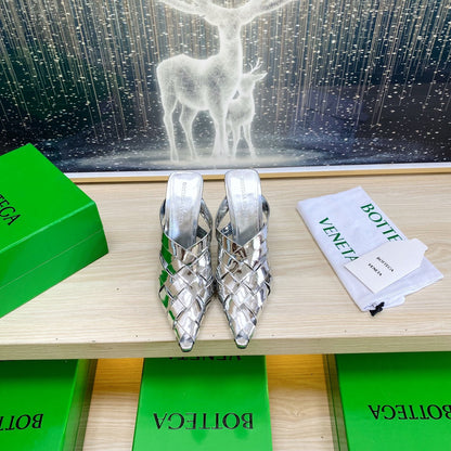 ALFIE LEATHER HIGH MULES IN SILVER PATENT CALFSKIN WITH WOVEN DESIGN