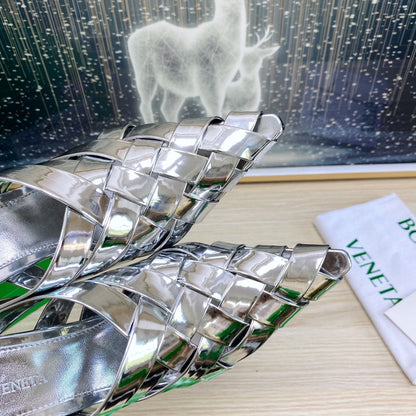 ALFIE LEATHER HIGH MULES IN SILVER PATENT CALFSKIN WITH WOVEN DESIGN